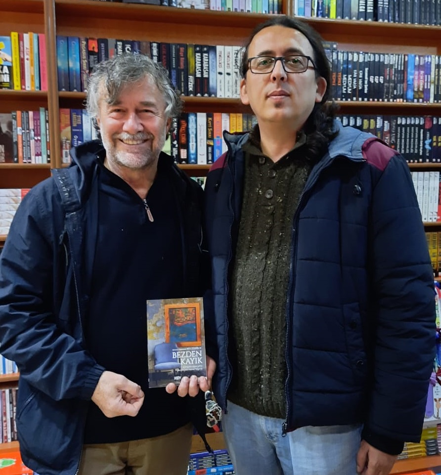 yazarimiz-kelesoglu-kitabini-imzaladi-011.jpg
