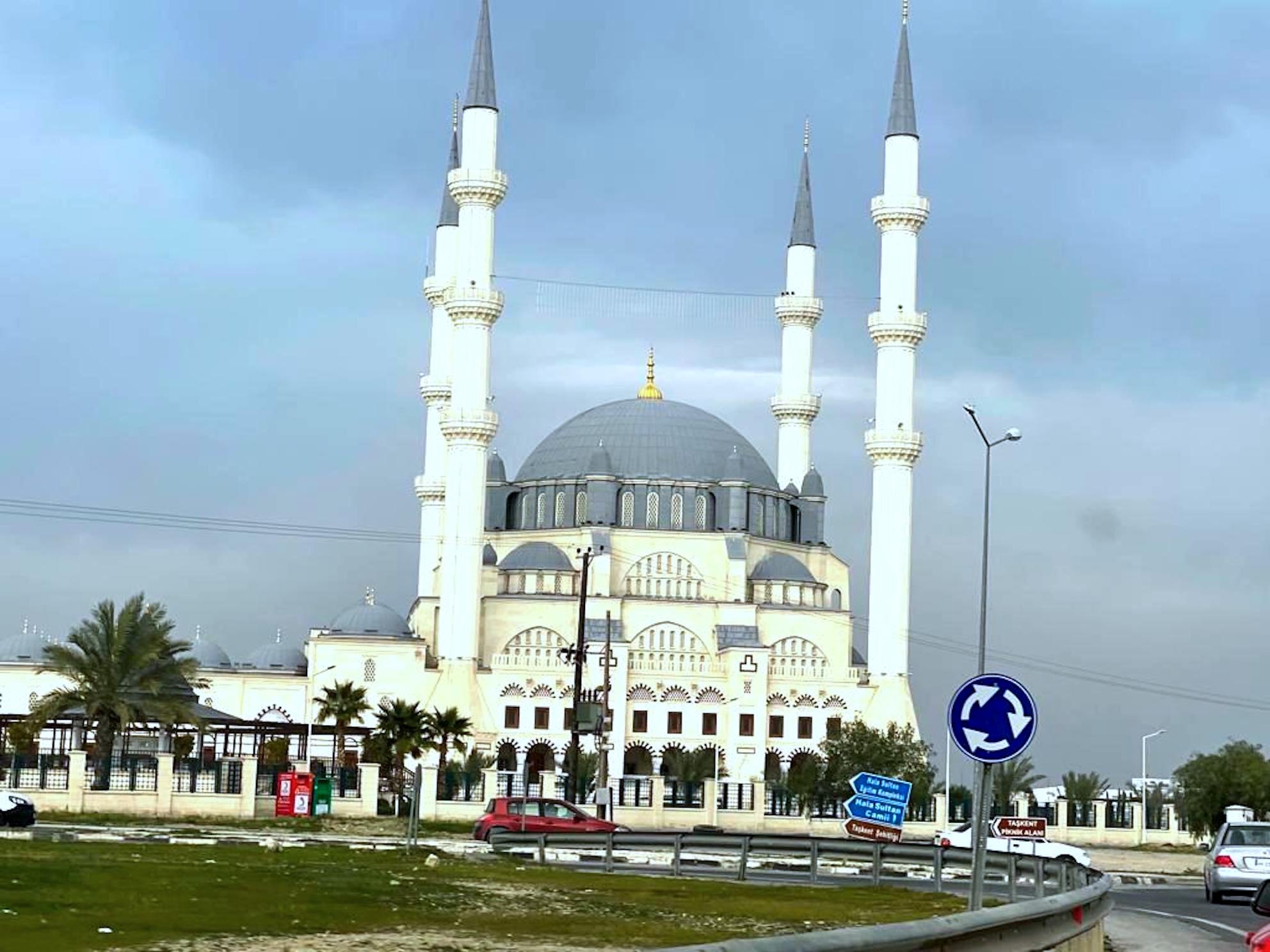 3hala-sultan-cami-kktc.jpg