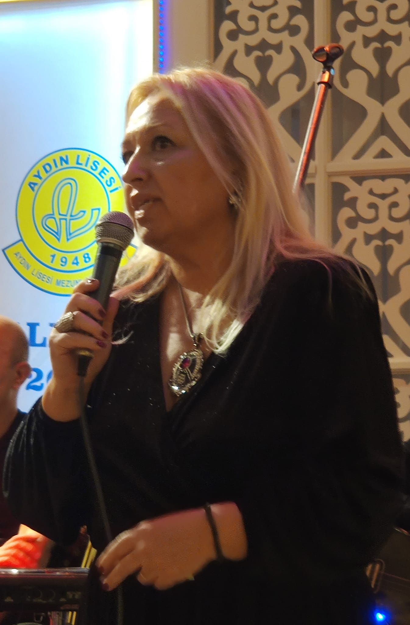 aydin-lisesi-mezunlari-1.jpg