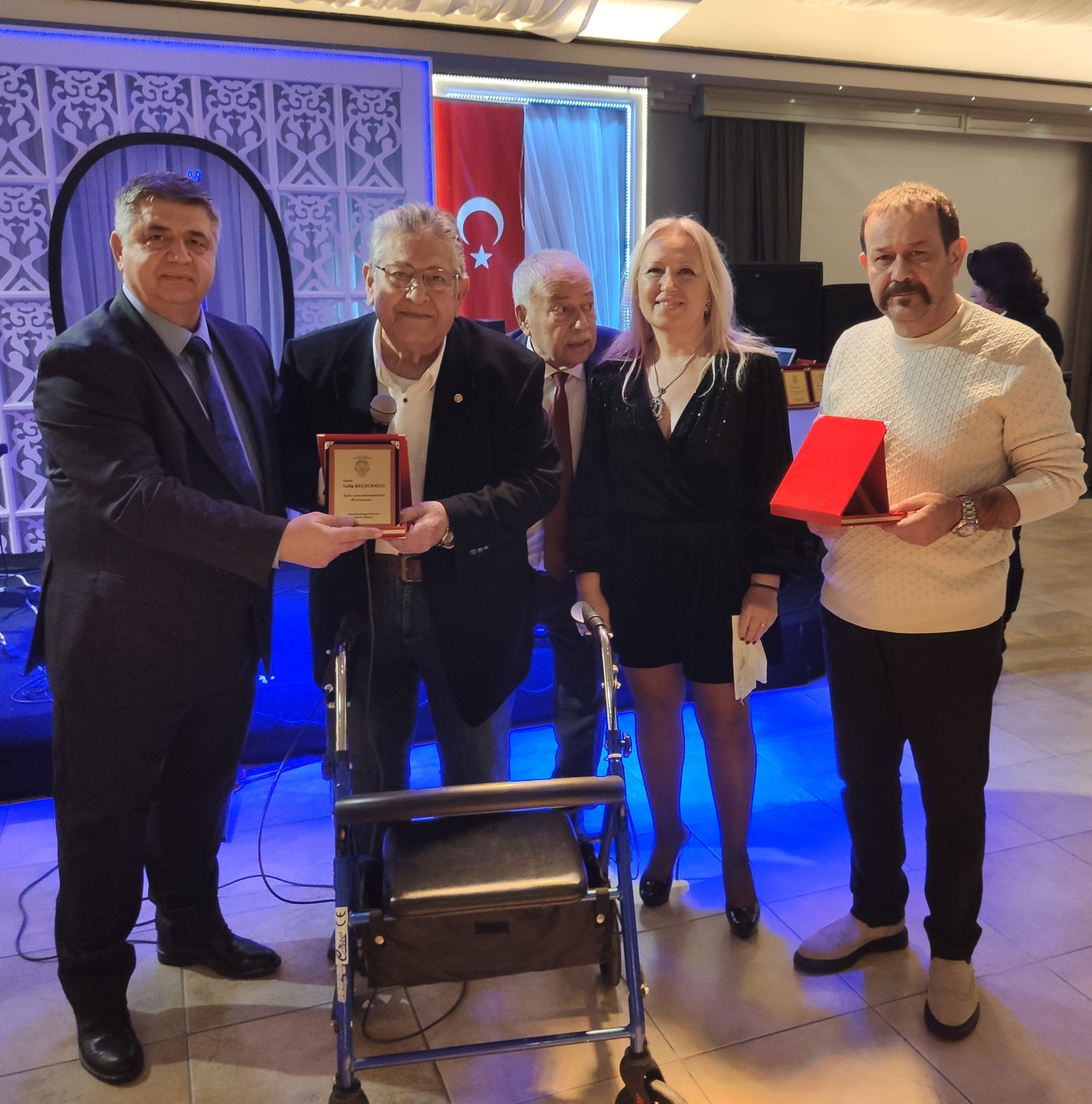 aydin-lisesi-mezunlari-5.jpg