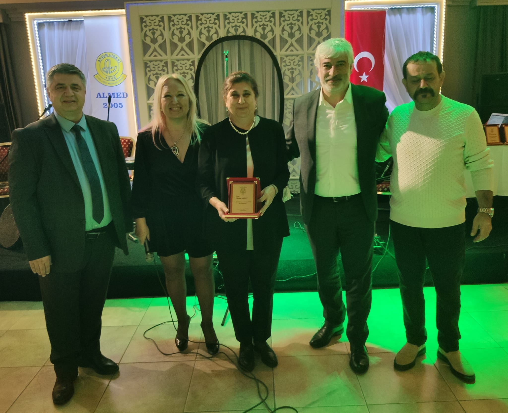 aydin-lisesi-mezunlari-8.jpg