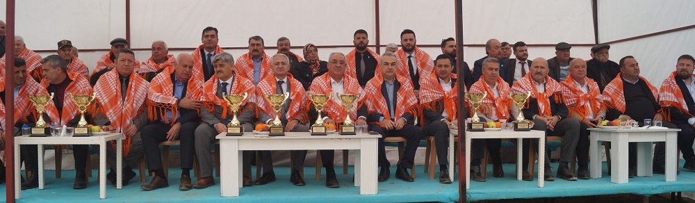 kuyucak-deve-guresi-3.jpg