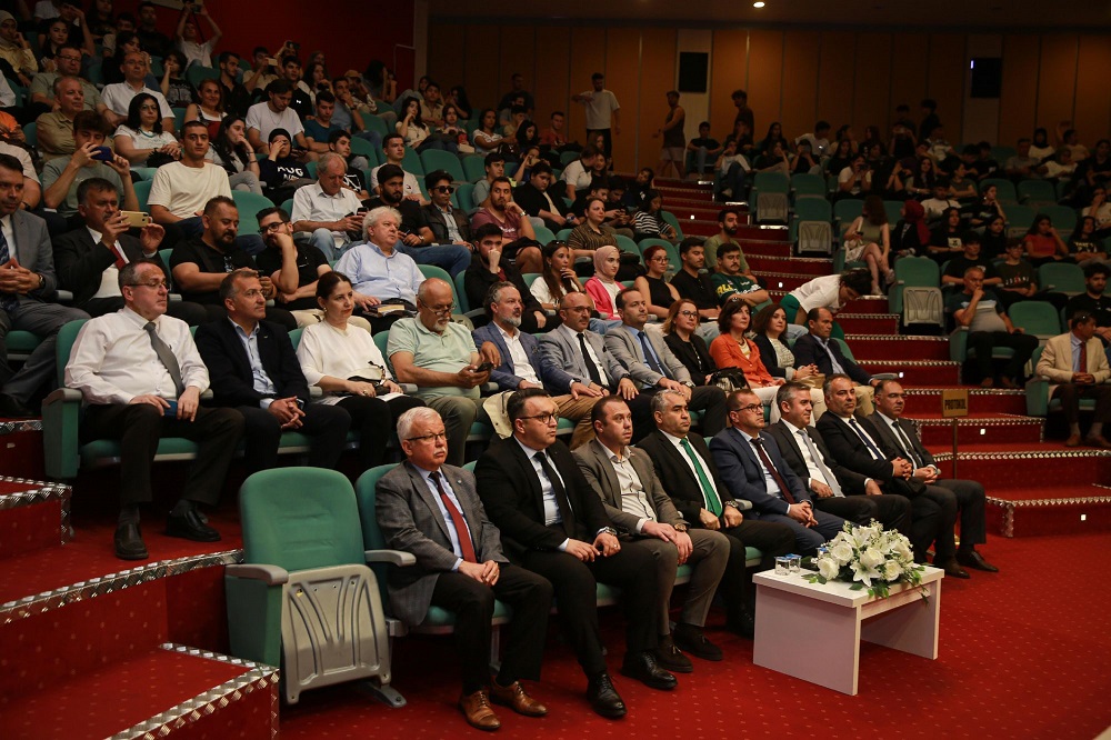 adu-1.jpg