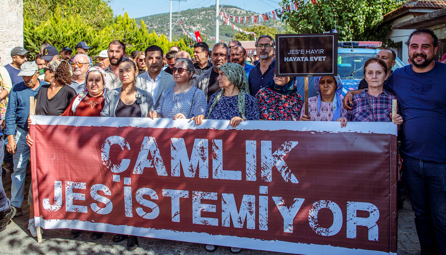baskan-omer-gunel-jes-protestosu-1.jpg