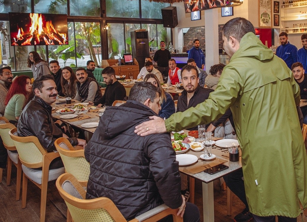 thumbnail-baskan-chp-genclik-kahvalti-2-001.jpg