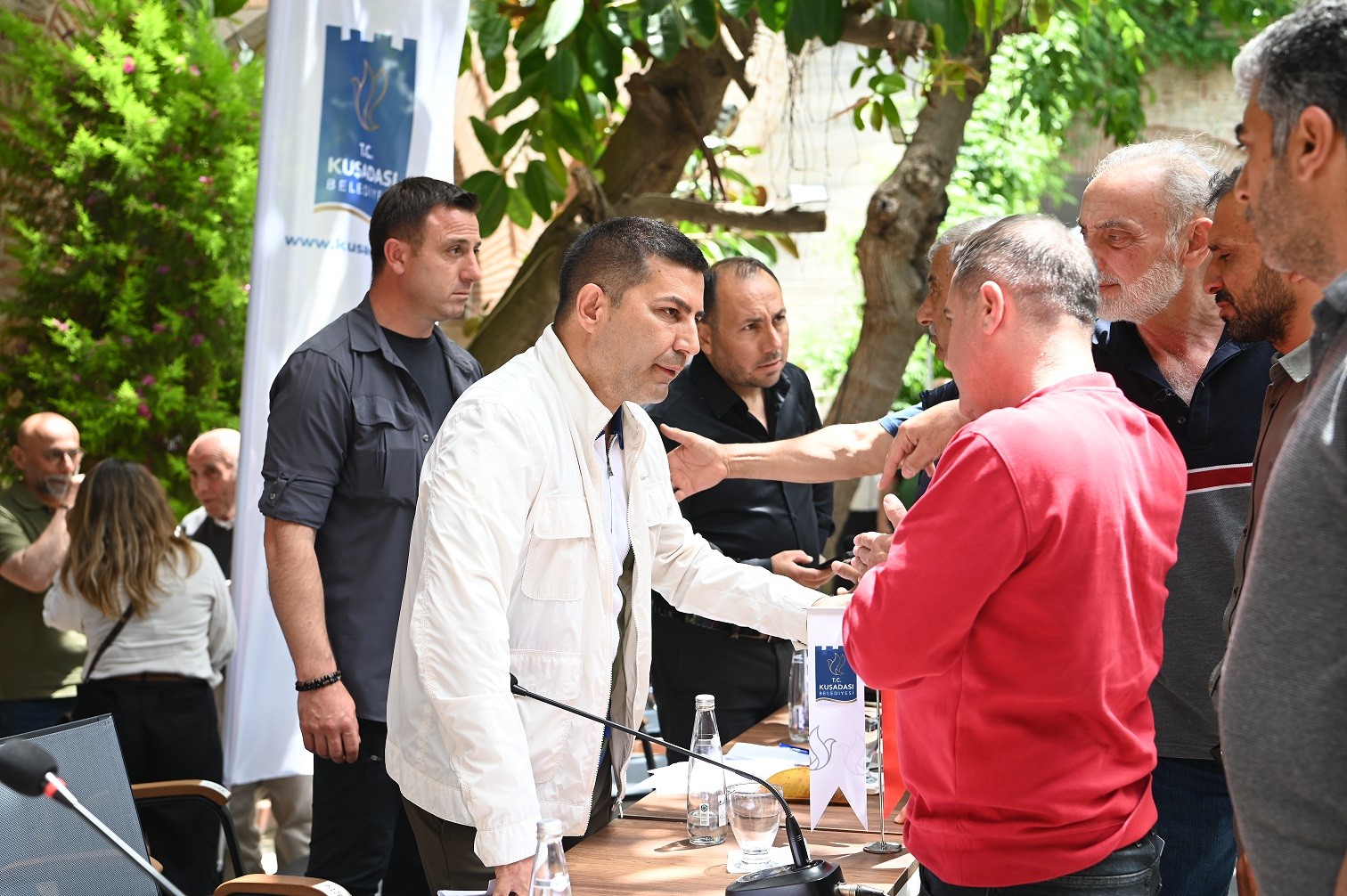thumbnail-baskan-omer-gunel-turistik-carsi-esnafi-10.jpg