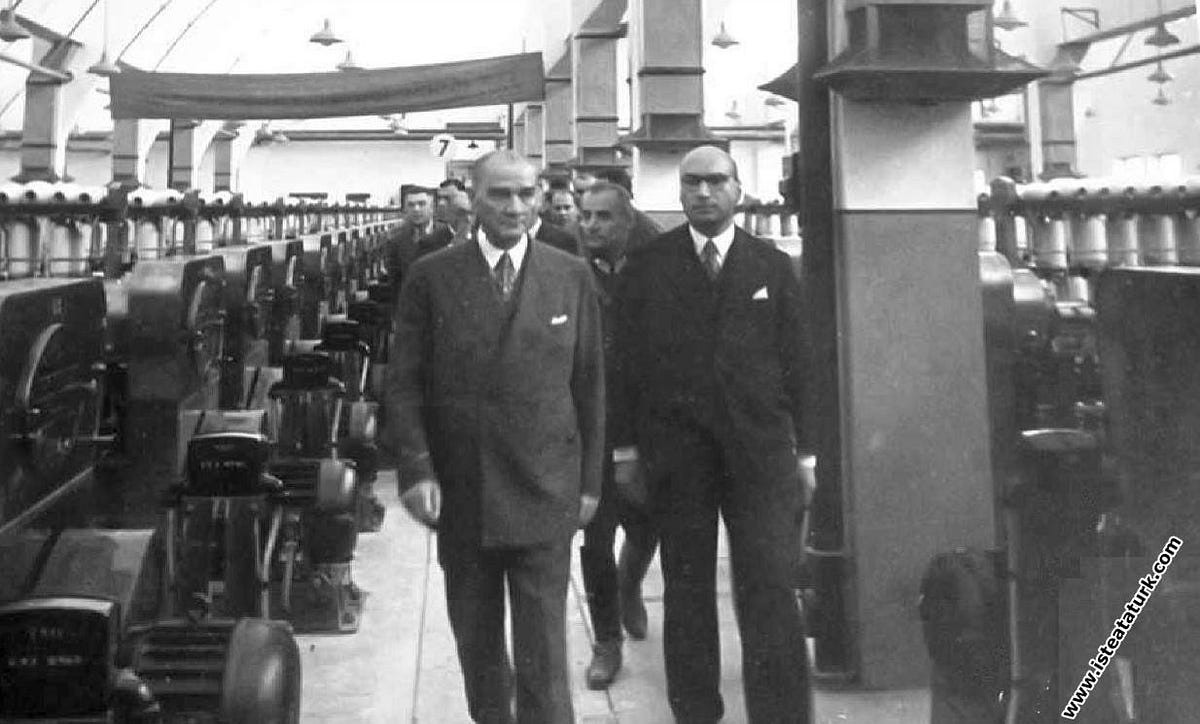 ataturk-sumerbank-acilisinda.jpg