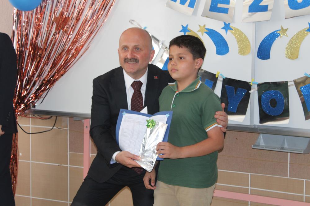 aw734465-06.jpg