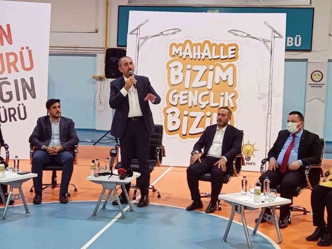 Adalet Bakanı Gül, Diyarbakır’da gençlerle buluştu