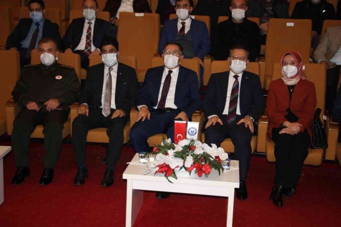 ADÜ’lü öğrencilere seslenen Kamu Başdenetçisi Şeref Malkoç: “2023 Türkiye’sinin yöneticileri olacaksınız”