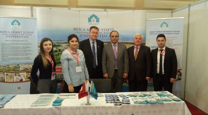 Ahmet Yesevi Üniversitesi Ankara Eğitim Fuarında