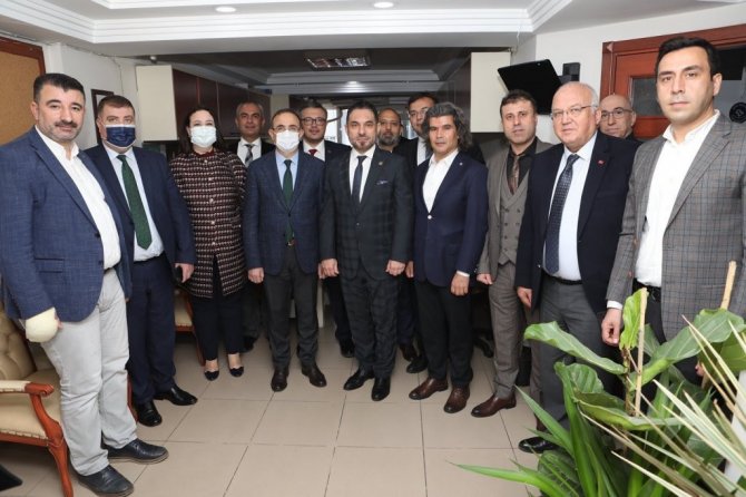 AK Parti İzmir İl Başkanı Sürekli’den göreve gelen oda başkanlarına ziyaret