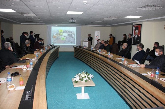 AK Partili vekiller Şehir Hastanesi’nde incelemelerde bulundu