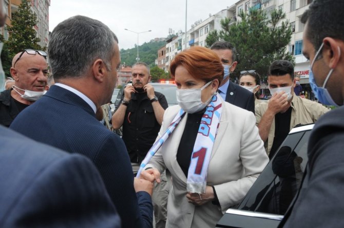 Akşener’den silahlı saldırıya uğrayan Yomra Belediye Başkanı Bıyık’a ziyaret