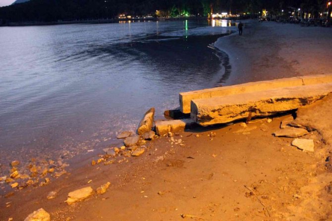 Akyaka’da ürküten görüntü, süper gelgitler başladı, deniz suyu 50 metre çekildi