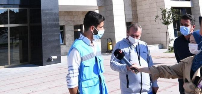 Altın dolu cüzdan buldu, sahibine kendi imkanlarıyla ulaştırdı