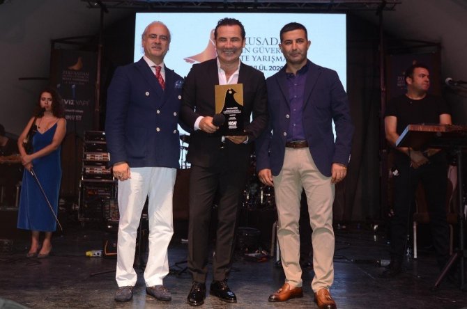 Altın Güvercin. Ferhat Göçer konseriyle start aldı