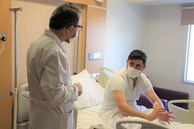 Ameliyat sırasında ‘Gesi Bağları’ türküsünü söyledi