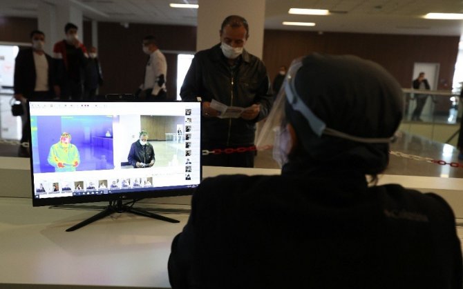 Ankara Şehir Hastanesinde Covid-19 teşhis ve tedavi süreçleri görüntülendi