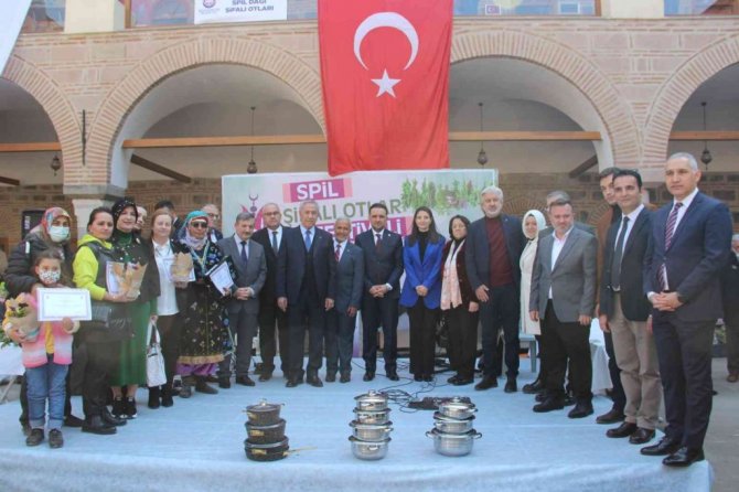 Arınç: “Evliya çelebi bu günleri görse kahrından ölürdü”