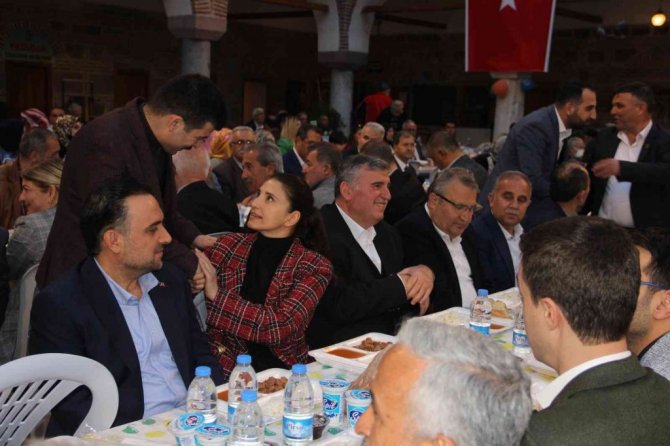 Arınç: “Sıkıntıları biliyoruz bunu çözecek yine AK Parti’dir”