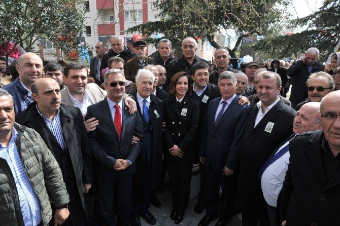 Aşık Veysel’in Torunu Çiğdem Özer Dizelerle Dedesini Anlattı