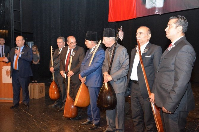 Atatürk, Aydın’da ilk kez aşıkların atışmaları ile anıldı