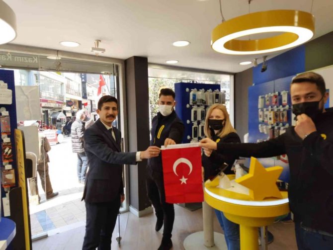Aydın Ülkü Ocakları 18 Mart’ta bin adet Türk Bayrağı dağıttı