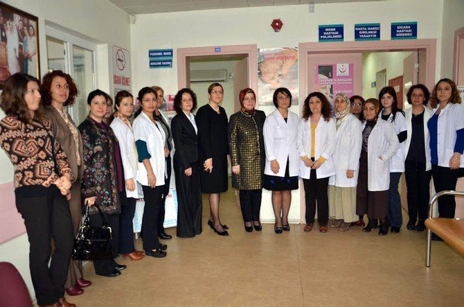 AYDIN VALİSİ EROL AYYILDIZ’IN EŞİ UZ. DR. DİLEK DİDEM AYYILDIZ, DÜNYA KADINLAR GÜNÜ DOLAYISIYLA DÜZENLENEN ETKİNLİKLERE KATILDI