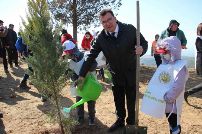 Aydın’da 10 bin adet fidan toprakla buluştu
