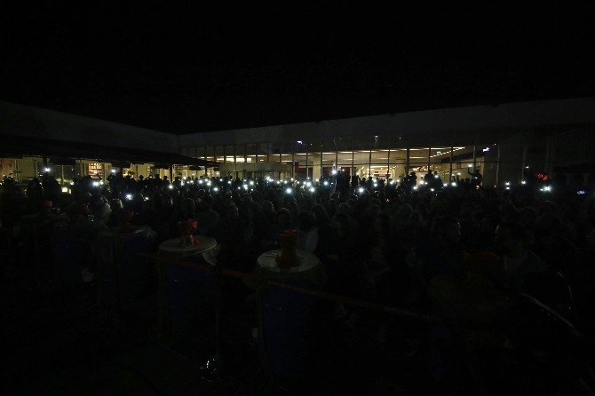 Ayışığında Parladılar