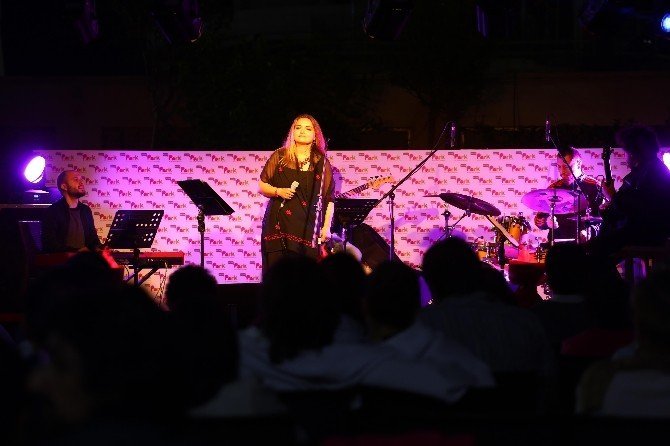 Ayışığında Parladılar