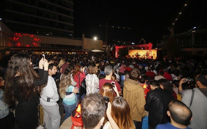 Ayışığında Parladılar