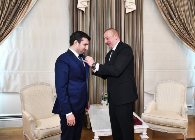 Azerbaycan Cumhurbaşkanı Aliyev’den Selçuk Bayraktar’a madalya