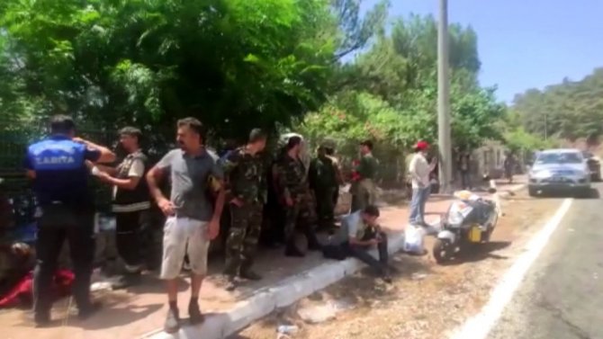 Azerbaycan’dan gelen itfaiyeciler Hisarönü Orhaniye yolundaki çalışmalara katılıyor