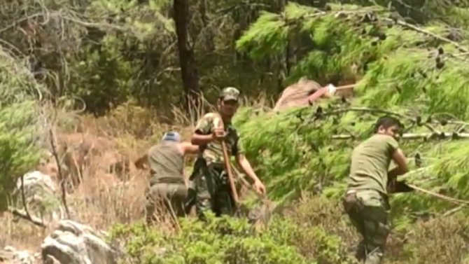 Azerbaycan’dan gelen itfaiyeciler Hisarönü Orhaniye yolundaki çalışmalara katılıyor