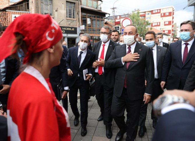 Bakan Çavuşoğlu, Yeni Pazar Belediye Başkanı Bişevac ile görüştü