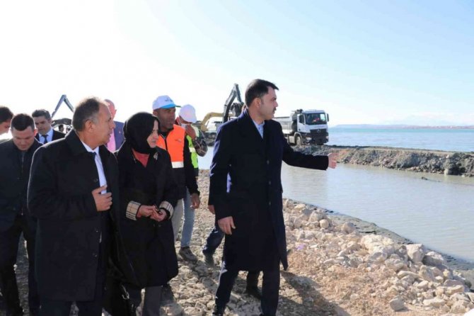 Bakan Kurum: “Amacımız, Van Gölü’nü ‘Özel Çevre Koruma Bölgesi’ ilan etmek”