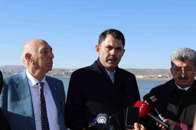Bakan Kurum: “Amacımız, Van Gölü’nü ‘Özel Çevre Koruma Bölgesi’ ilan etmek”