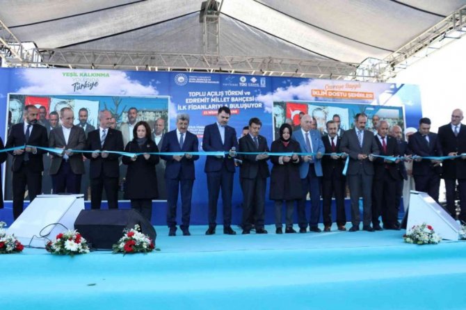 Bakan Kurum Van’da 27 projenin toplu açılışını yaptı