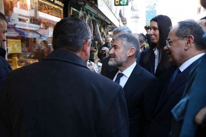 Bakan Nebati, esnaflara bol kazanç dileyip sıkıntılarını dinledi