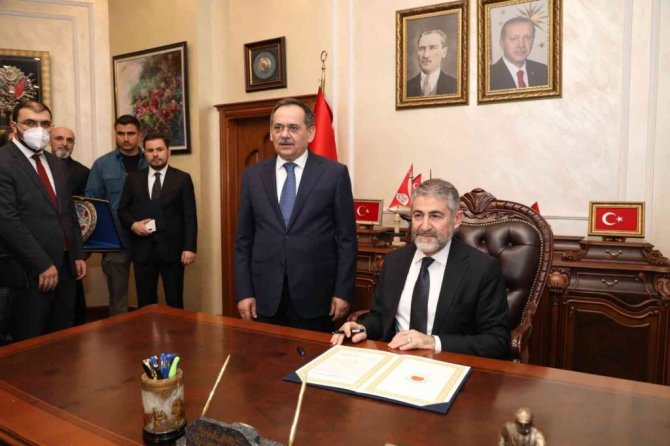 Bakan Nebati, esnaflara bol kazanç dileyip sıkıntılarını dinledi