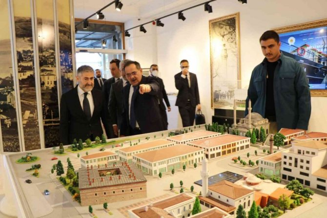 Bakan Nebati, esnaflara bol kazanç dileyip sıkıntılarını dinledi