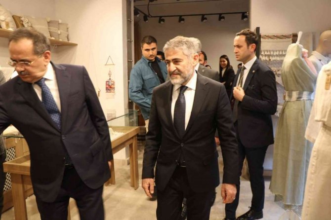 Bakan Nebati, esnaflara bol kazanç dileyip sıkıntılarını dinledi