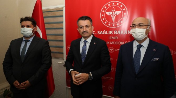 Bakan Pakdemirli, İzmir’de İl Sağlık Müdürlüğünü ziyaret etti