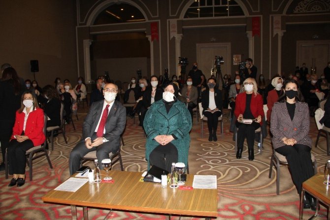 Bakan Selçuk: “Kadınlarımız toplumun akciğeri”