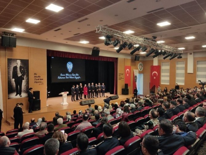 Bakan Soylu, Emniyet mensuplarıyla “Polis Cemil Efendi” belgeselini izledi