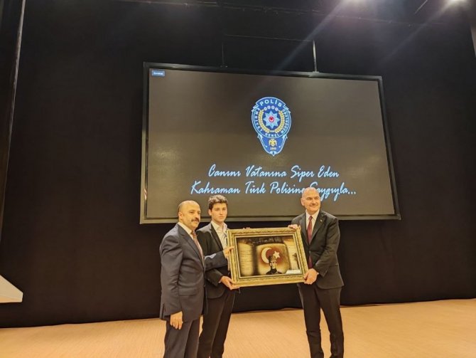 Bakan Soylu, Emniyet mensuplarıyla “Polis Cemil Efendi” belgeselini izledi