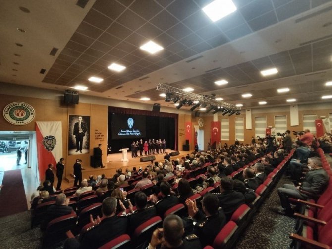 Bakan Soylu, Emniyet mensuplarıyla “Polis Cemil Efendi” belgeselini izledi