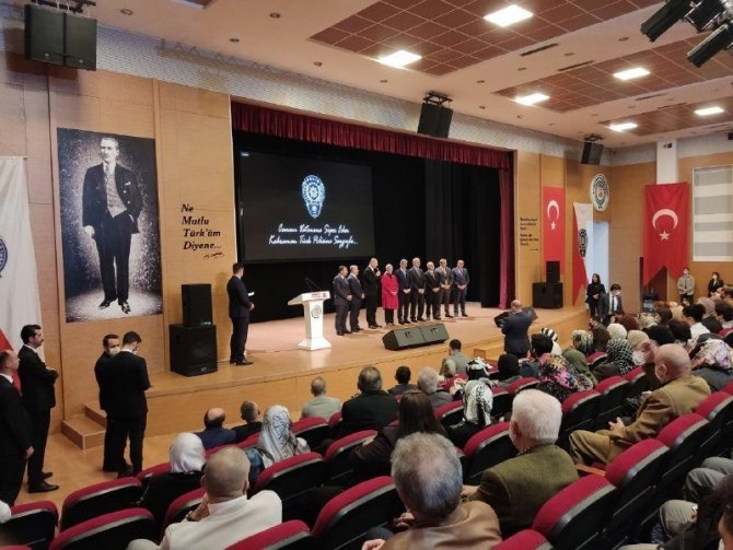 Bakan Soylu, Emniyet mensuplarıyla “Polis Cemil Efendi” belgeselini izledi